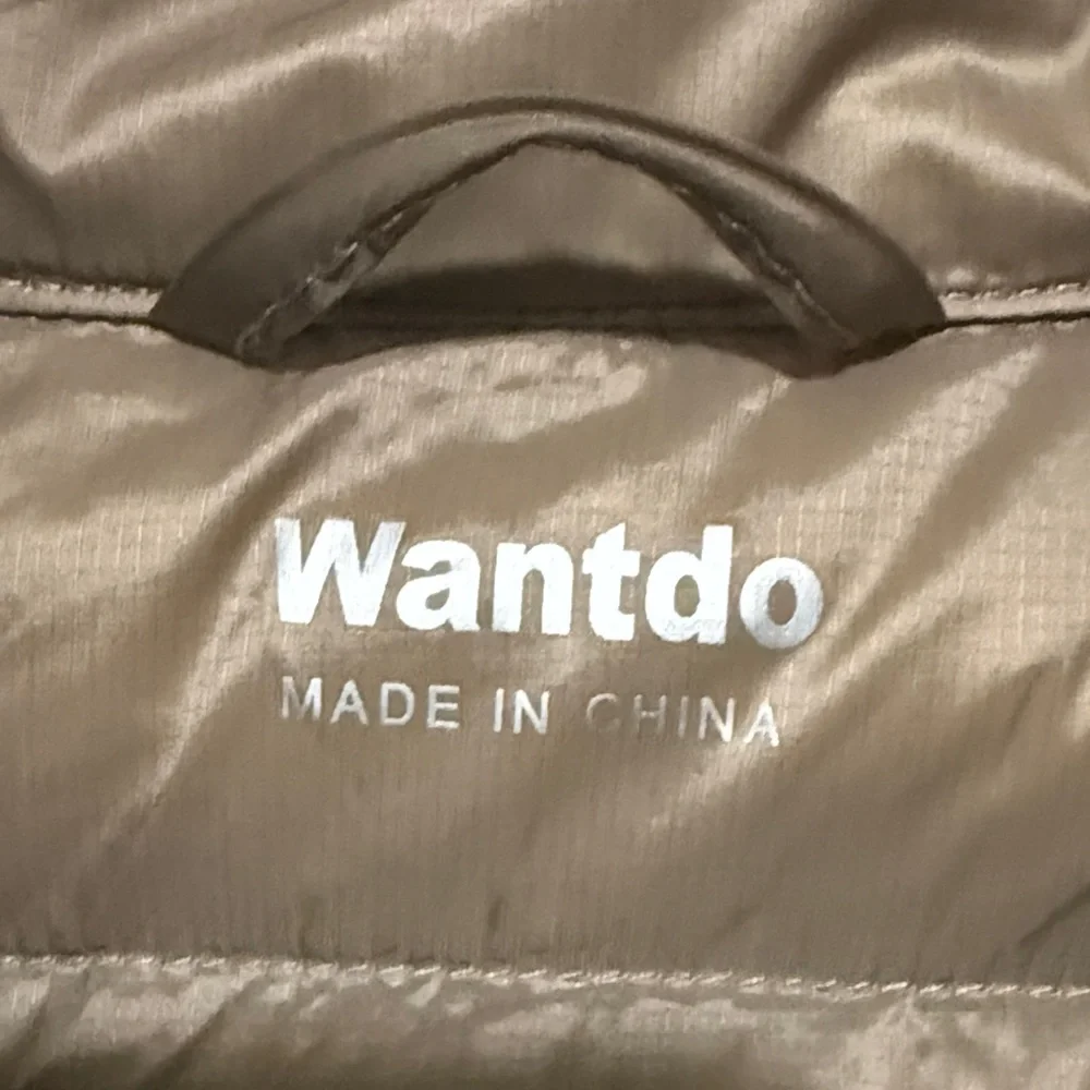 Wantdo Women's Packable Ultra Light Weight Short Down Jacket size Medium NWT - Picture 2 of 7